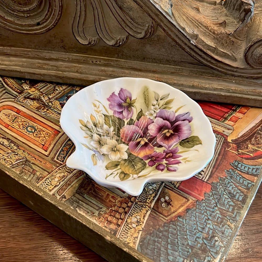Victoria’s Secret Floral Shell-Shaped Trinket Dish